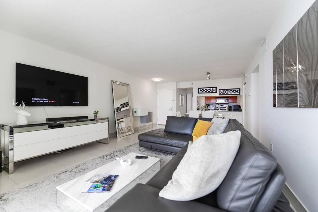 Apartment Exquisite 3bedrooms W Top Amenities Free Parking Miami