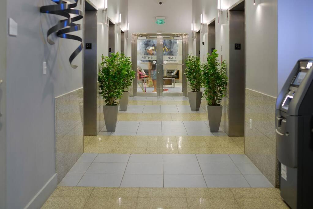 Exquisite 3bedrooms W Top Amenities Free Parking Miami