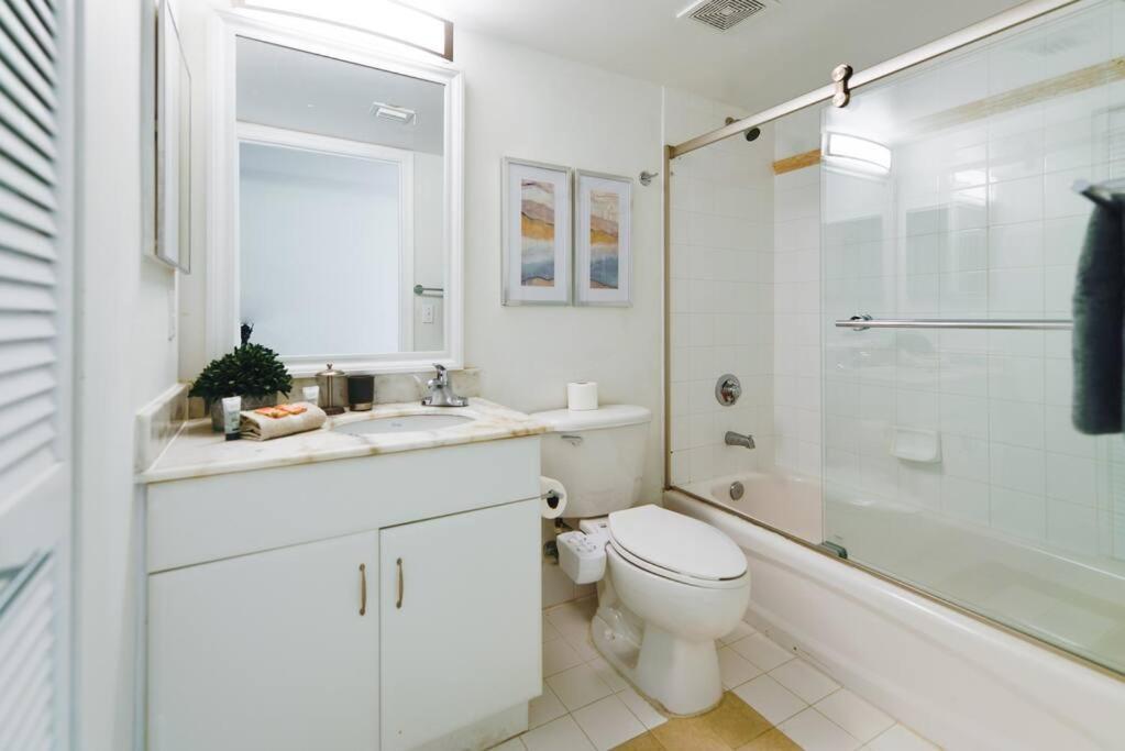 Exquisite 3bedrooms W Top Amenities Free Parking