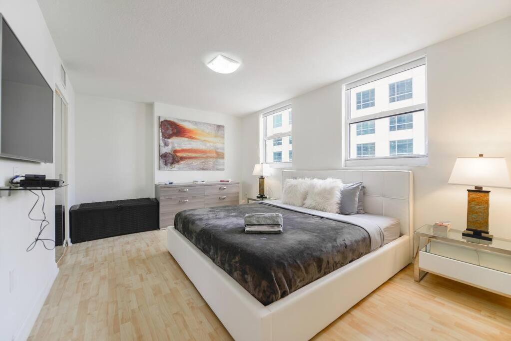 Apartment Exquisite 3bedrooms W Top Amenities Free Parking *