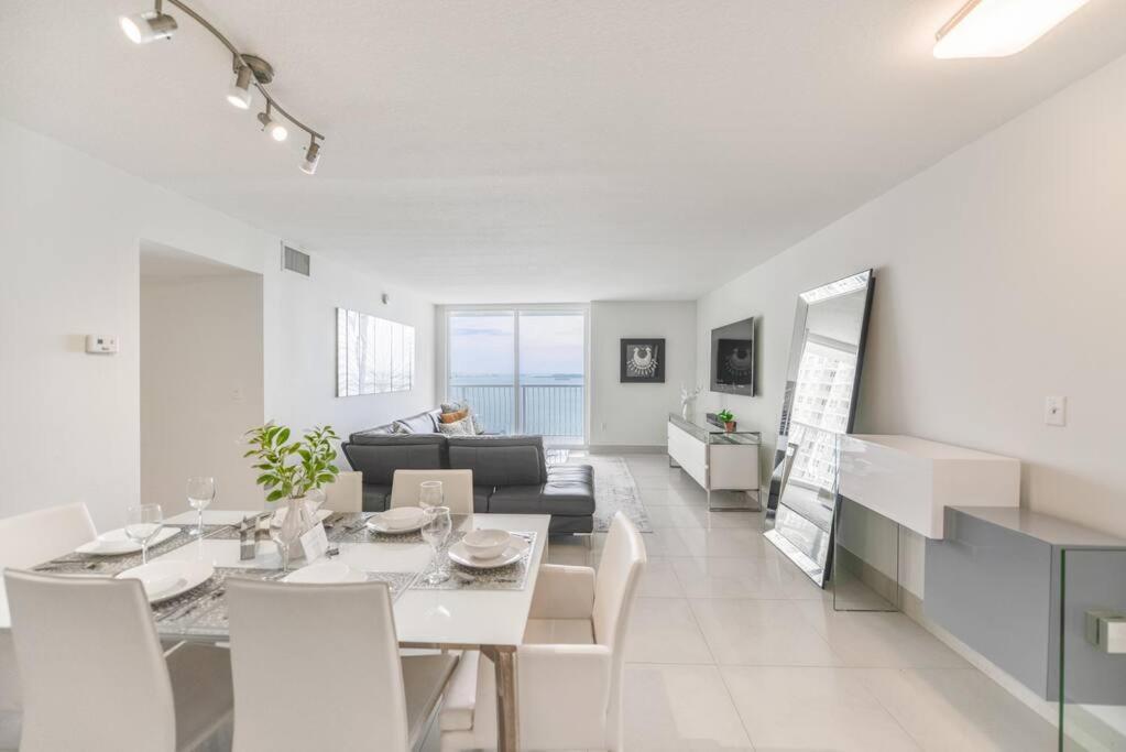 Apartment Exquisite 3bedrooms W Top Amenities Free Parking *