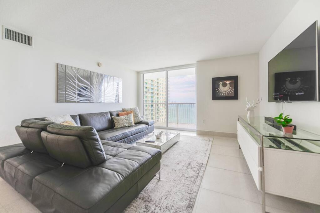 Apartment Exquisite 3bedrooms W Top Amenities Free Parking *