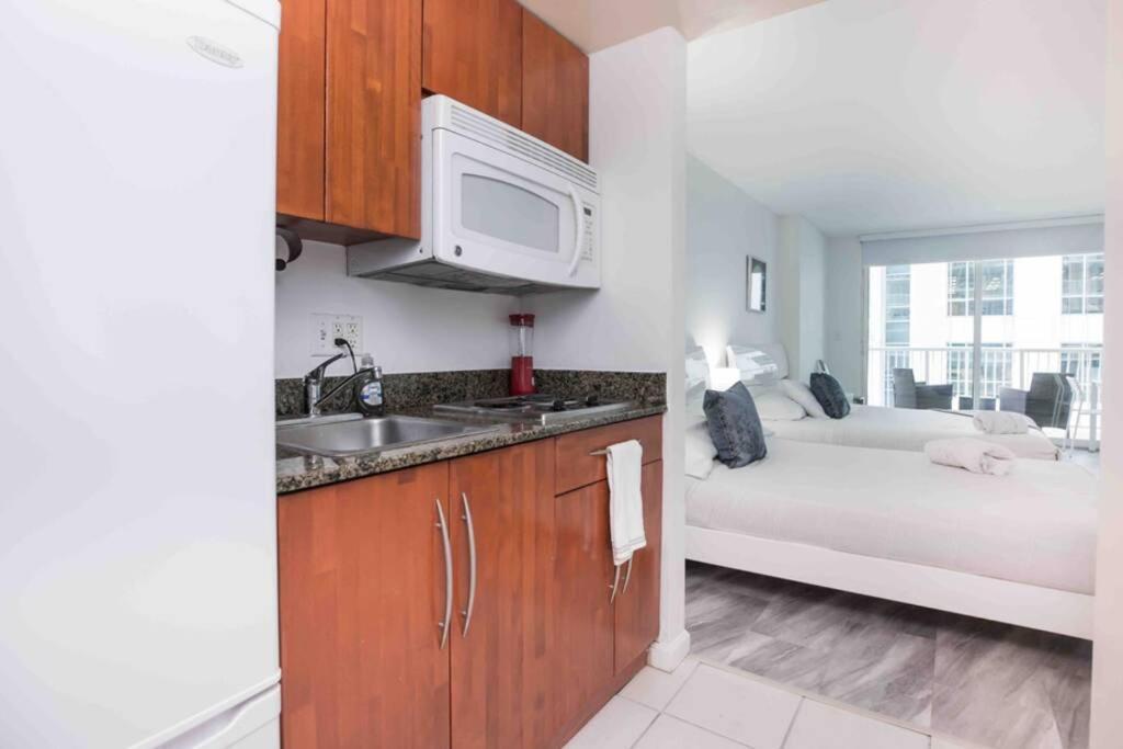 Spectacular Studio At Brickell, Free Parking Miami