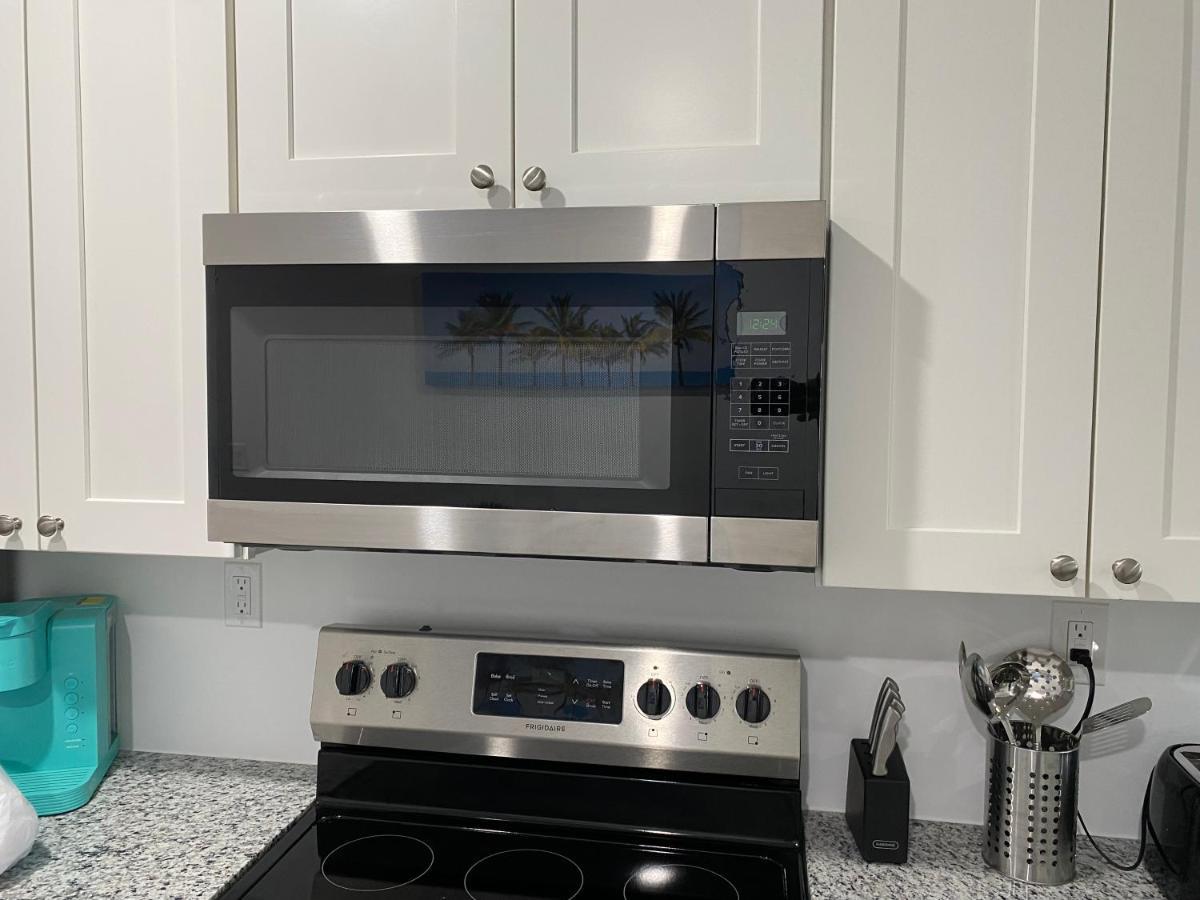 New Modern Cozy Apt Mins Away From South Beach And Wynwood Includes Free Parking *