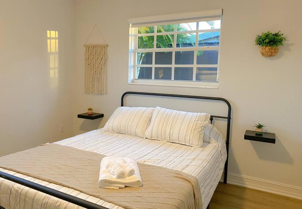 Villa 5br! Pool, Air Hockey, Playground, Gazebo, Bbq, Sleeps 16 Miami