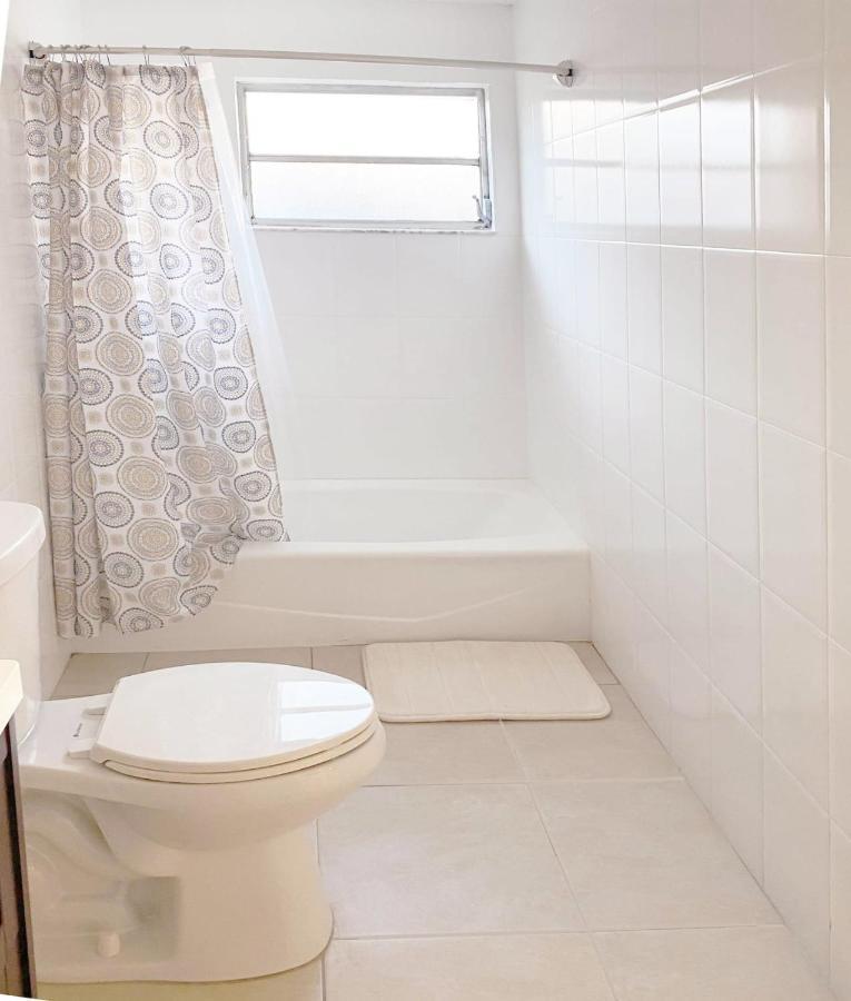 Guest house Private W/ Full Backyard, Bbq, 5min From Mia