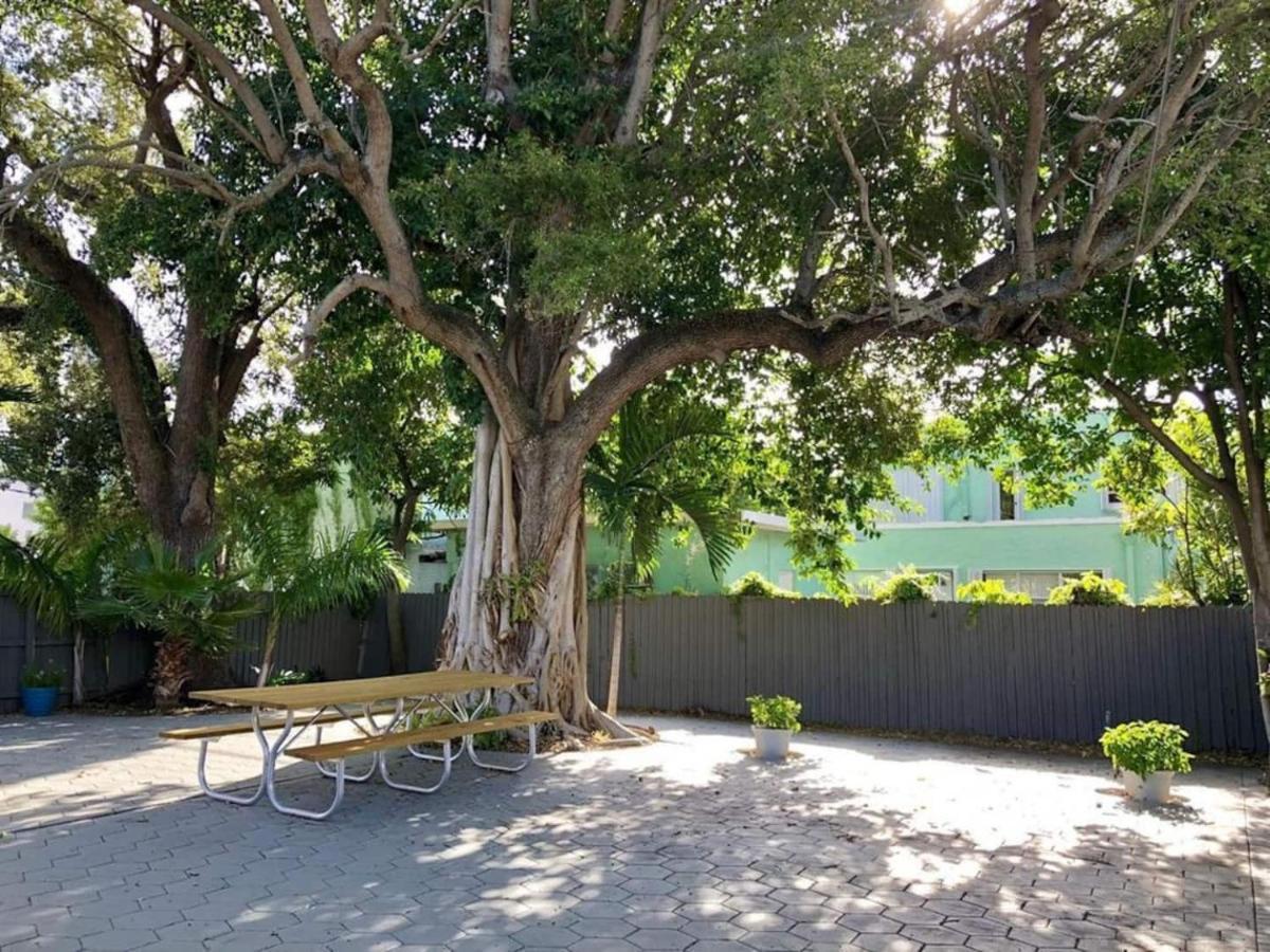 Guest house Private W/ Full Backyard, Bbq, 5min From Mia Miami