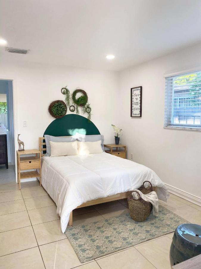 Private W/ Full Backyard, Bbq, 5min From Mia Guest house *