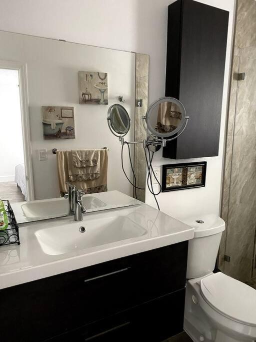 Quiet And Spacious Townhouse In *