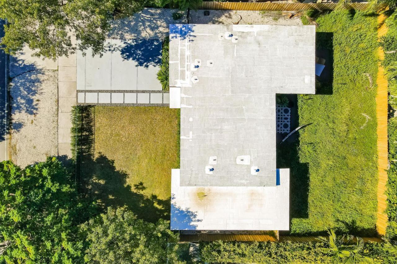 Mid-century Modern Oasis Casa de férias Miami