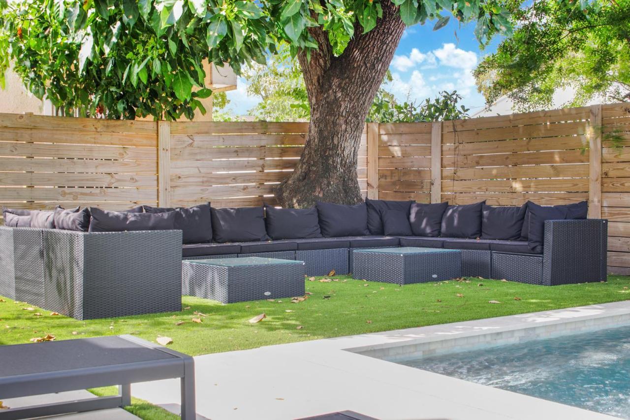 Noir Design District 4br & 2ba Sleeps 14 With Grill, Pool Table, Pool & Villa Miami