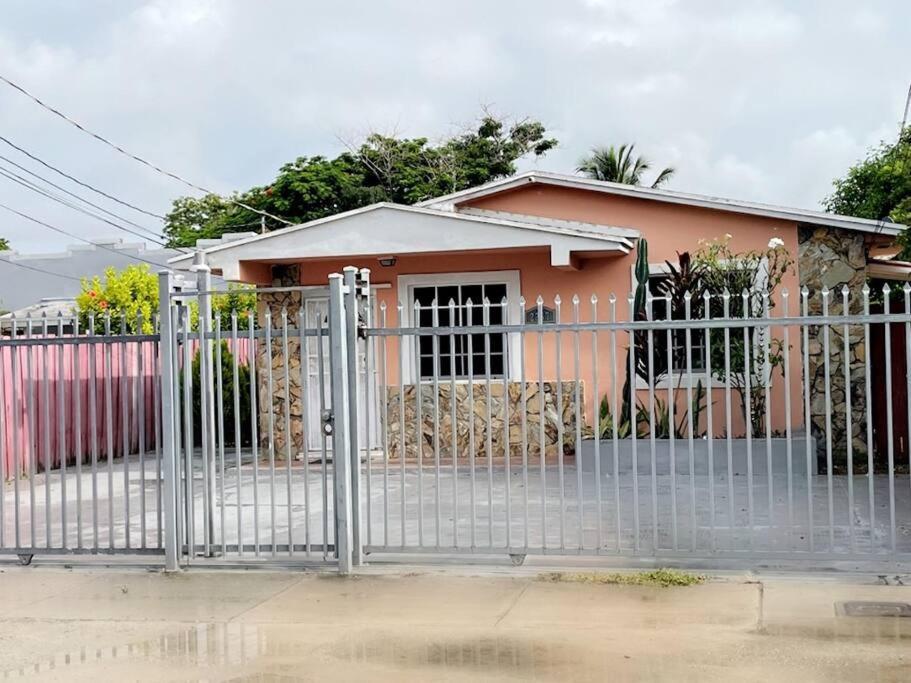 Modern Luxurious Spacious In West Wynwood *