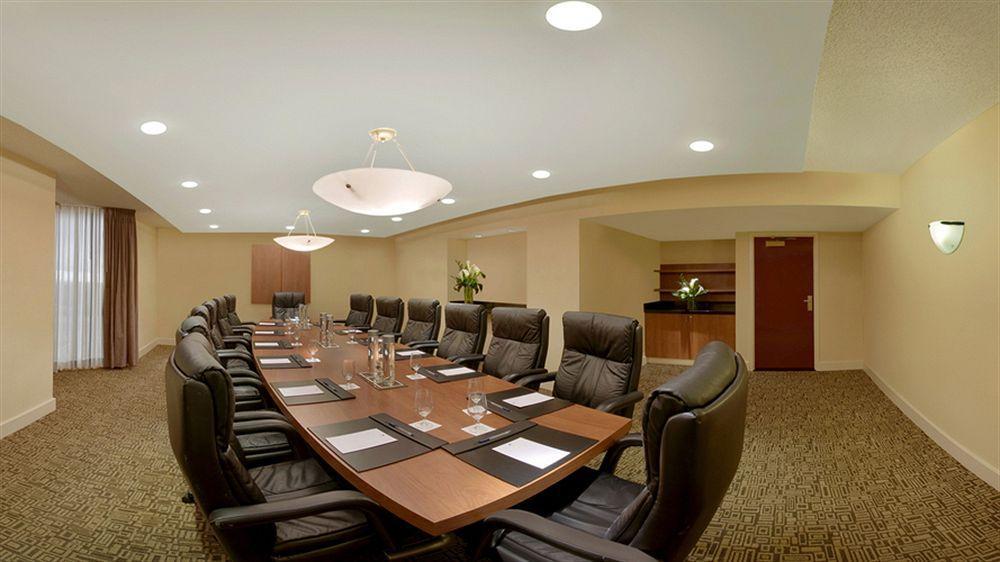 Hotel Pullman Airport