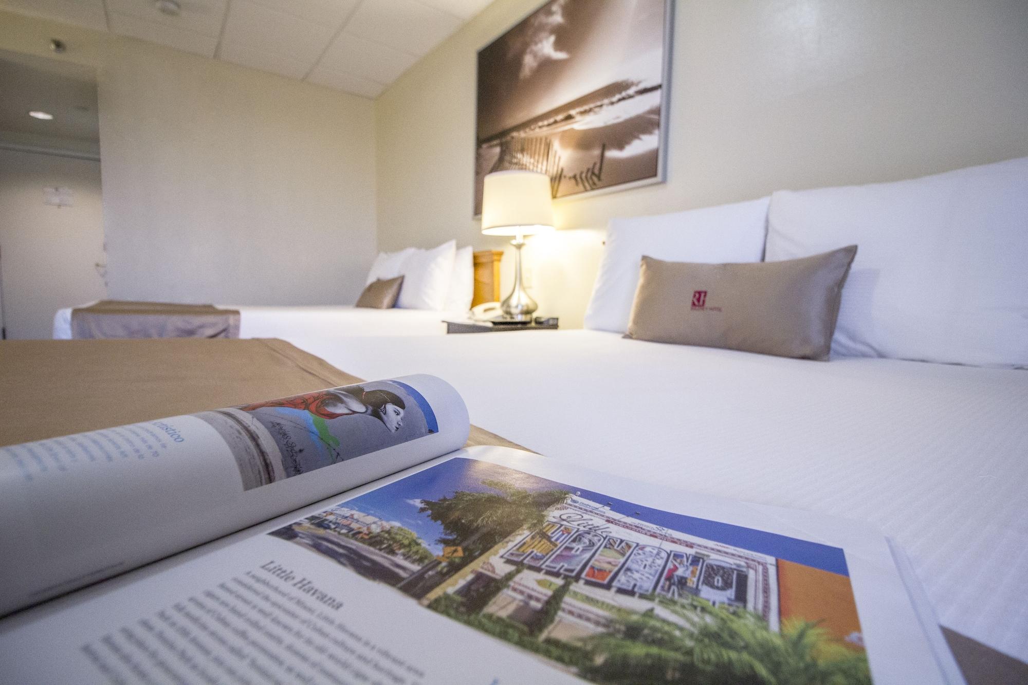 Hotel Regency Airport By Sonesta 3*