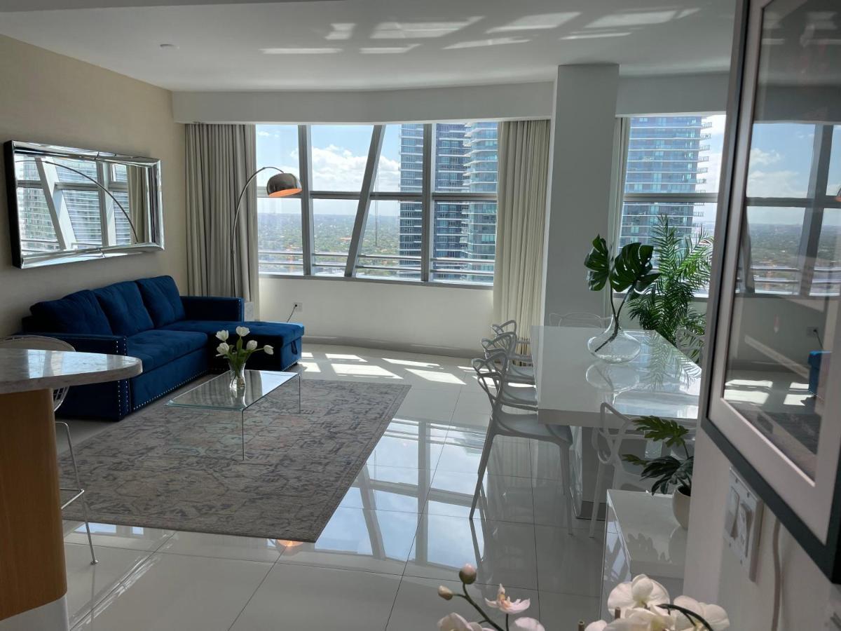 3 Bedroom In The Heart Of Brickell Sleeps 8 Apartment