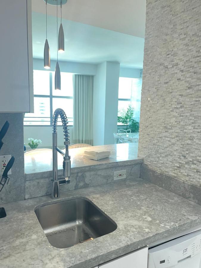3 Bedroom In The Heart Of Brickell Sleeps 8 *