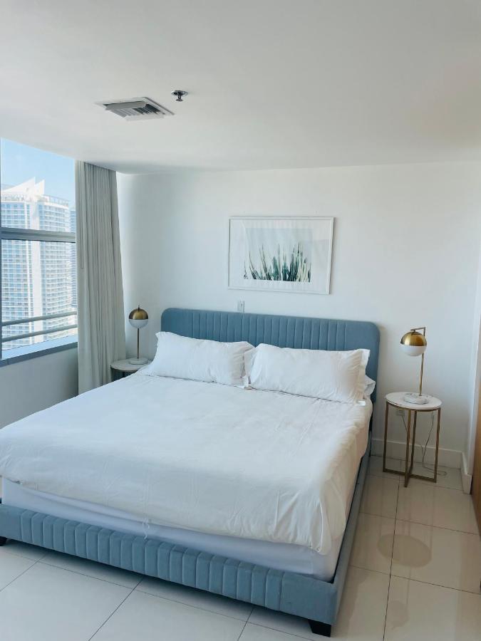 Apartment 3 Bedroom In The Heart Of Brickell Sleeps 8 *