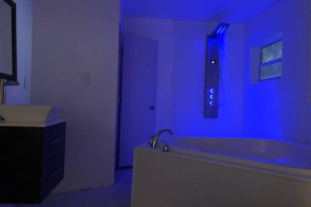 Haven By Airport Holiday home *