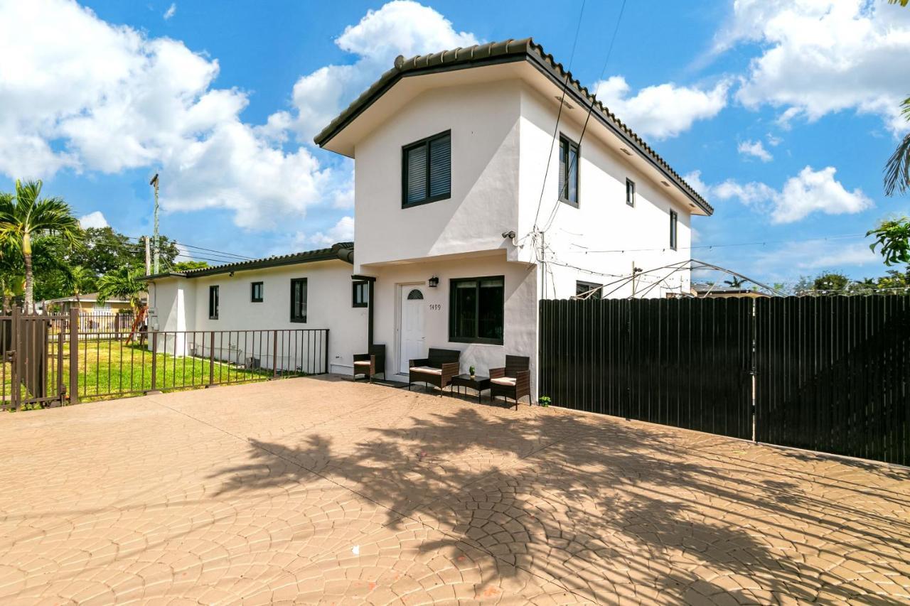 Holiday home New 2bedroom 2bath House With Private Backyard & Jacuzzi *