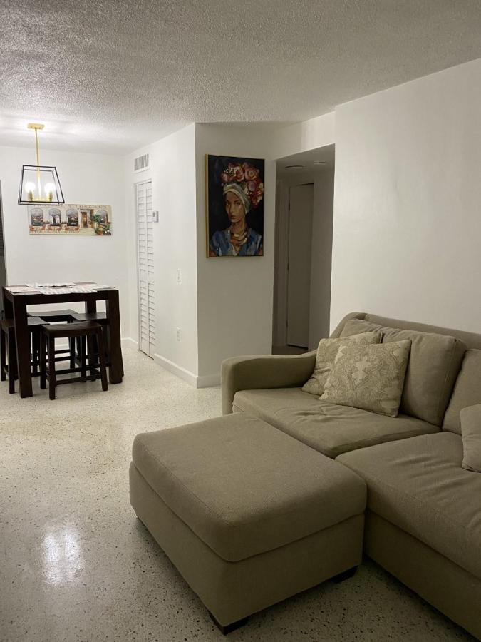 Blue-Max Apartments Miami
