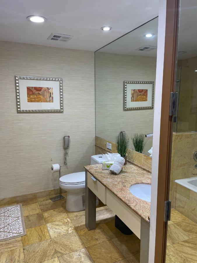 3 Bedroom In The Heart Of Brickell Sleeps 8 Apartment *