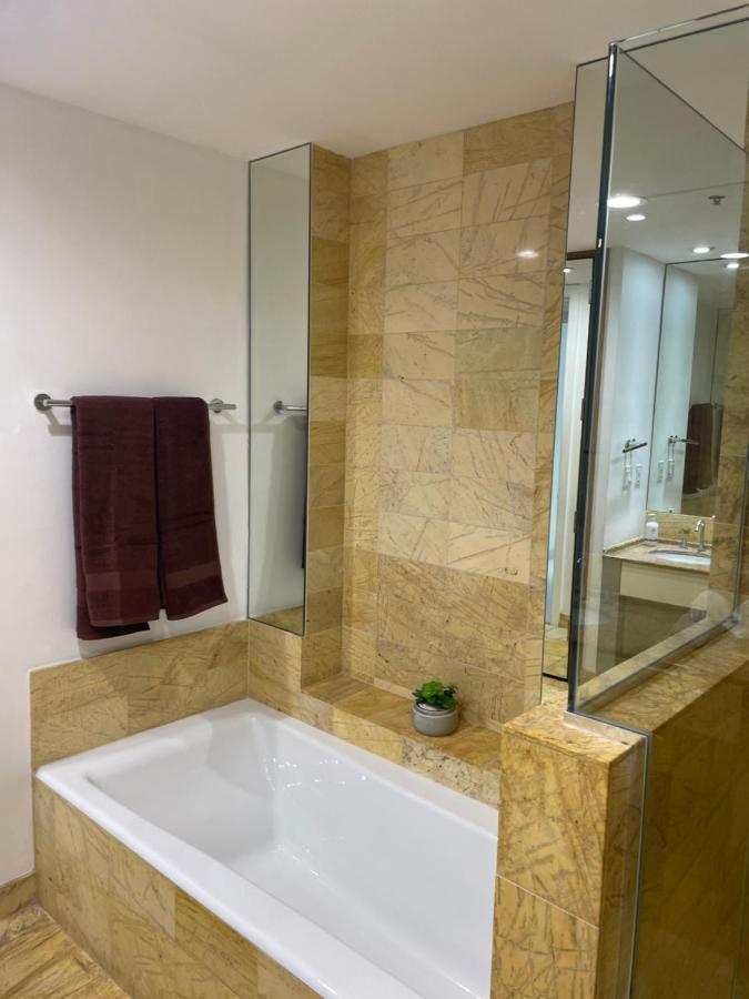3 Bedroom In The Heart Of Brickell Sleeps 8 Miami