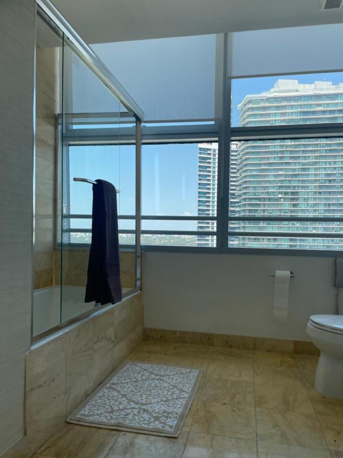 3 Bedroom In The Heart Of Brickell Sleeps 8