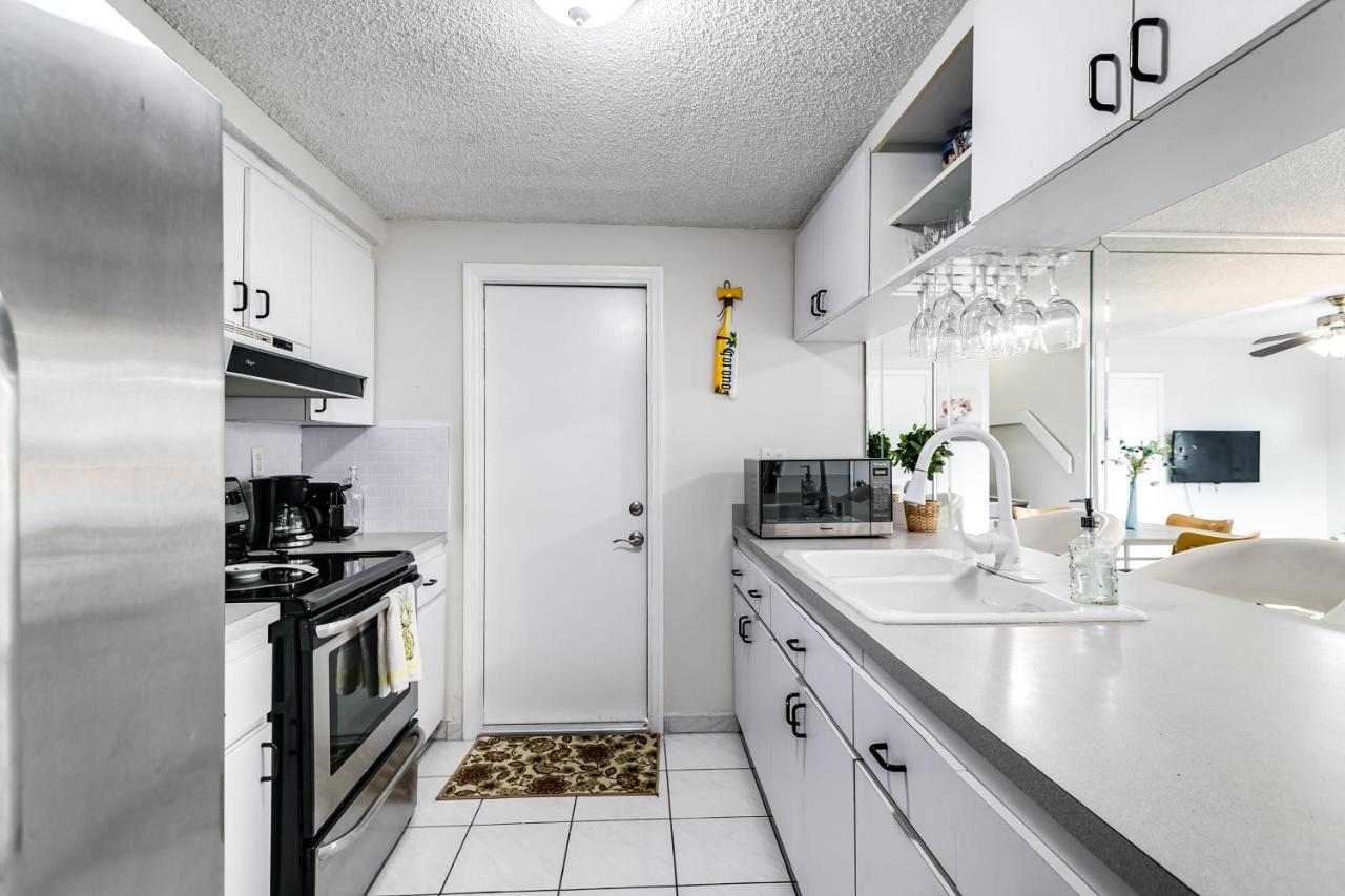 New 2bedroom 2bath House With Private Backyard & Jacuzzi Holiday home Miami