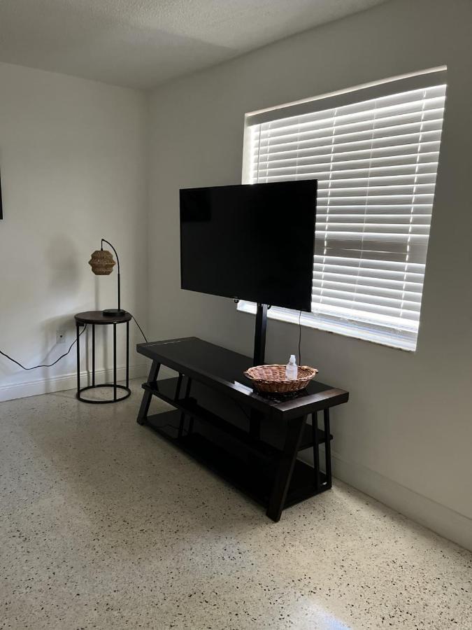 Blue-Max Apartments Apartamento Miami