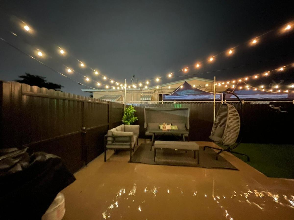 New 2bedroom 2bath House With Private Backyard & Jacuzzi Holiday home *