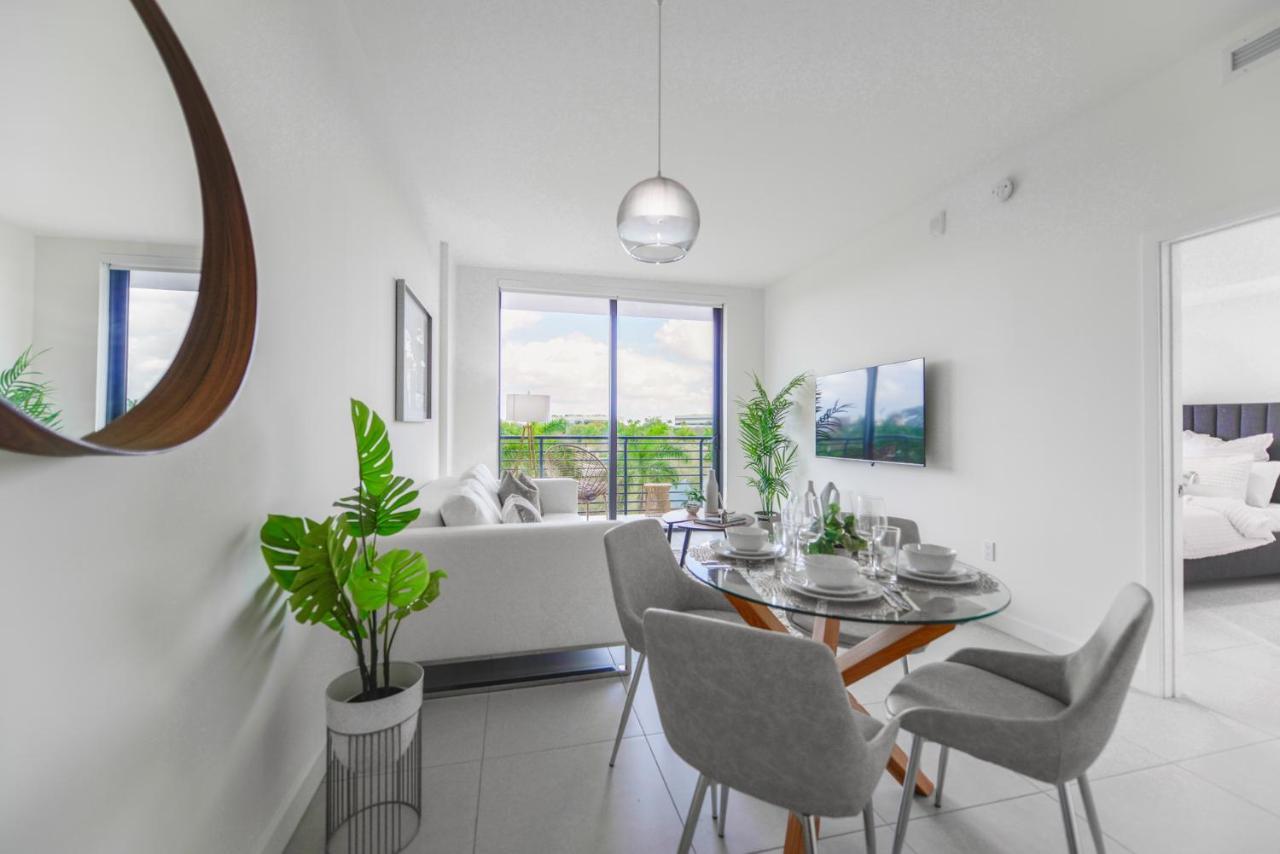 Apartment Cozy 1- 1 Bedroom Steps From Downtown Doral Park *