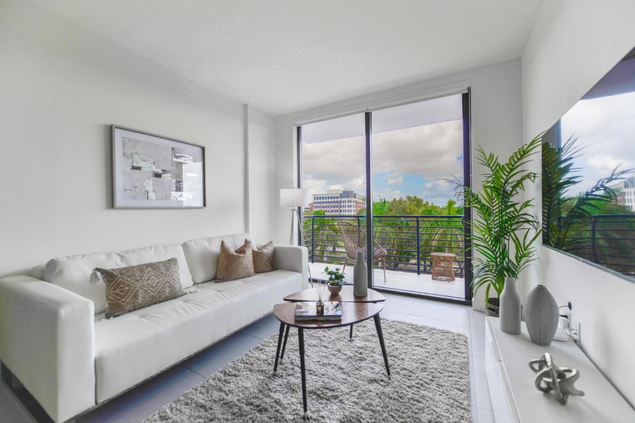 Cozy 1- 1 Bedroom Steps From Downtown Doral Park Miami