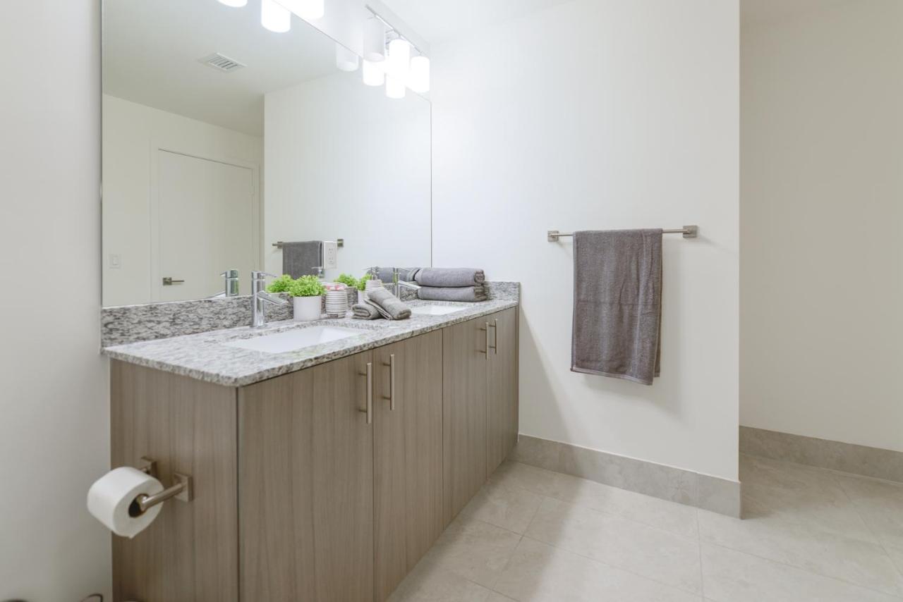 Cozy 1- 1 Bedroom Steps From Downtown Doral Park