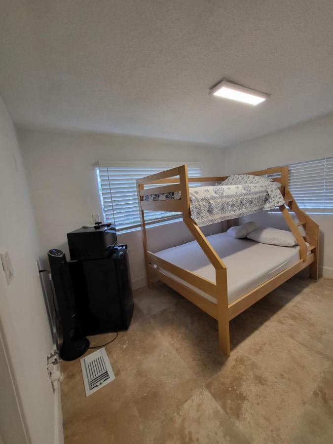 Apartment 1161 3 *