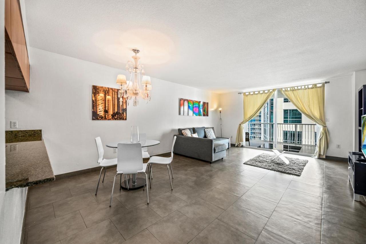 The Club At Brickell Bay Apartment *