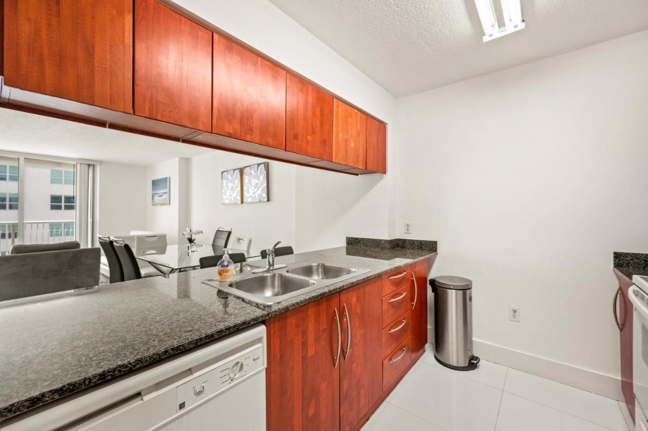 The Club At Brickell Bay Apartment *