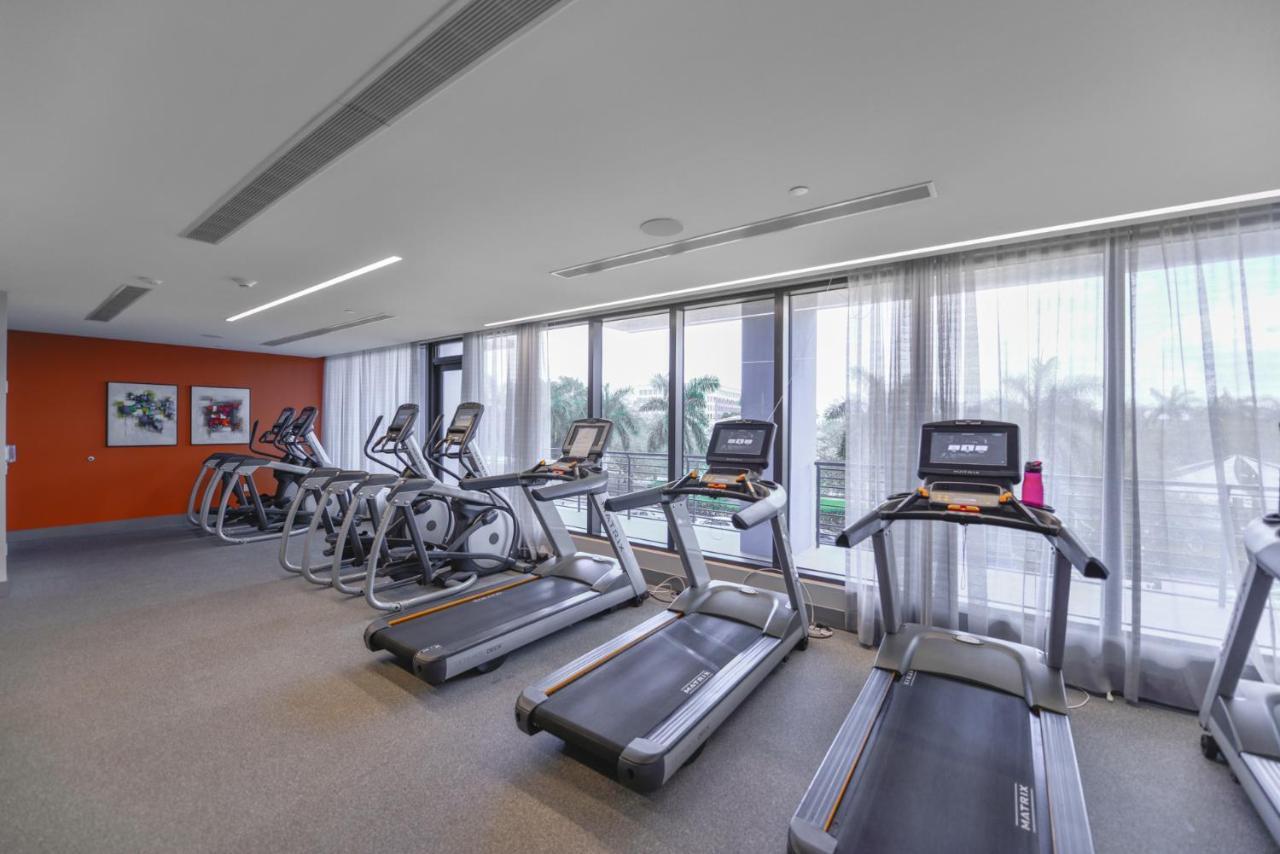 Cozy 1- 1 Bedroom Steps From Downtown Doral Park *