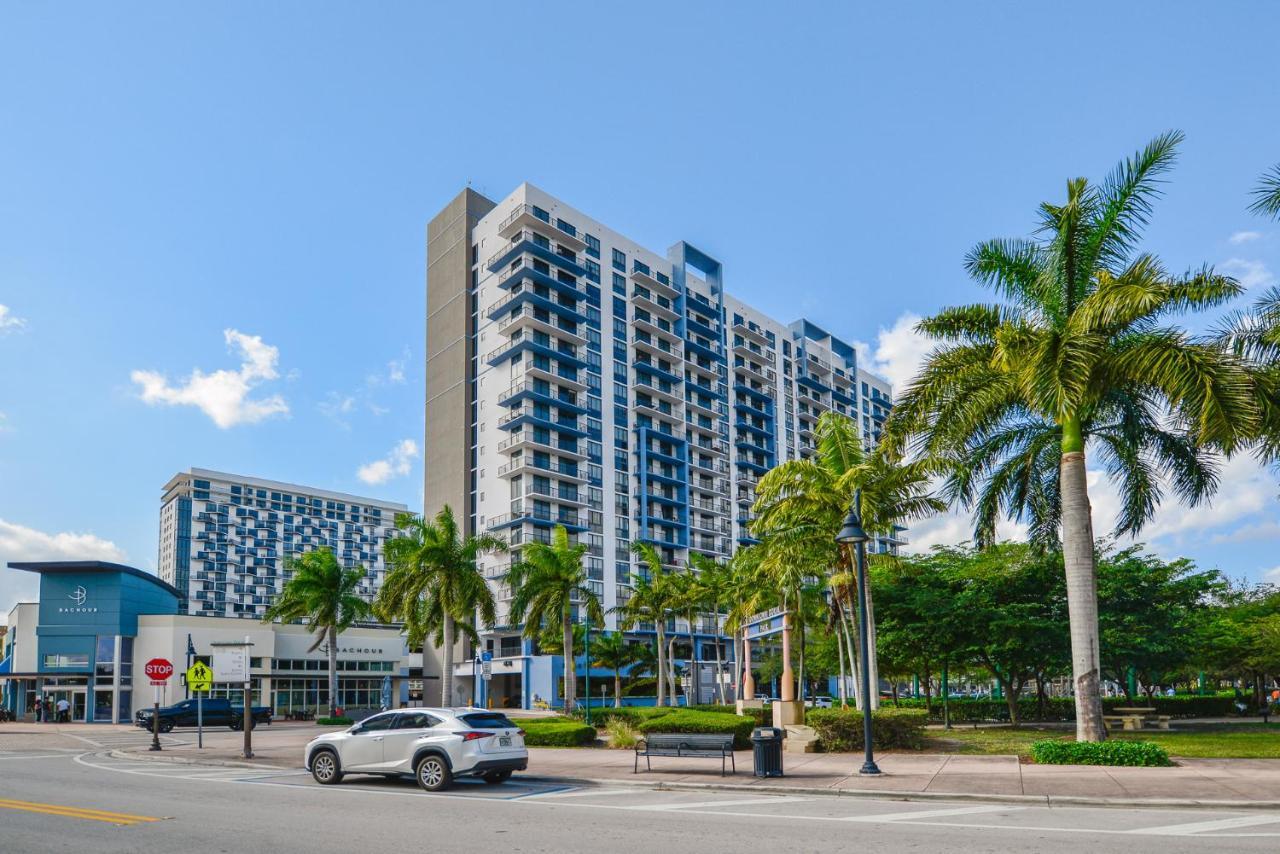 Apartment Cozy 1- 1 Bedroom Steps From Downtown Doral Park