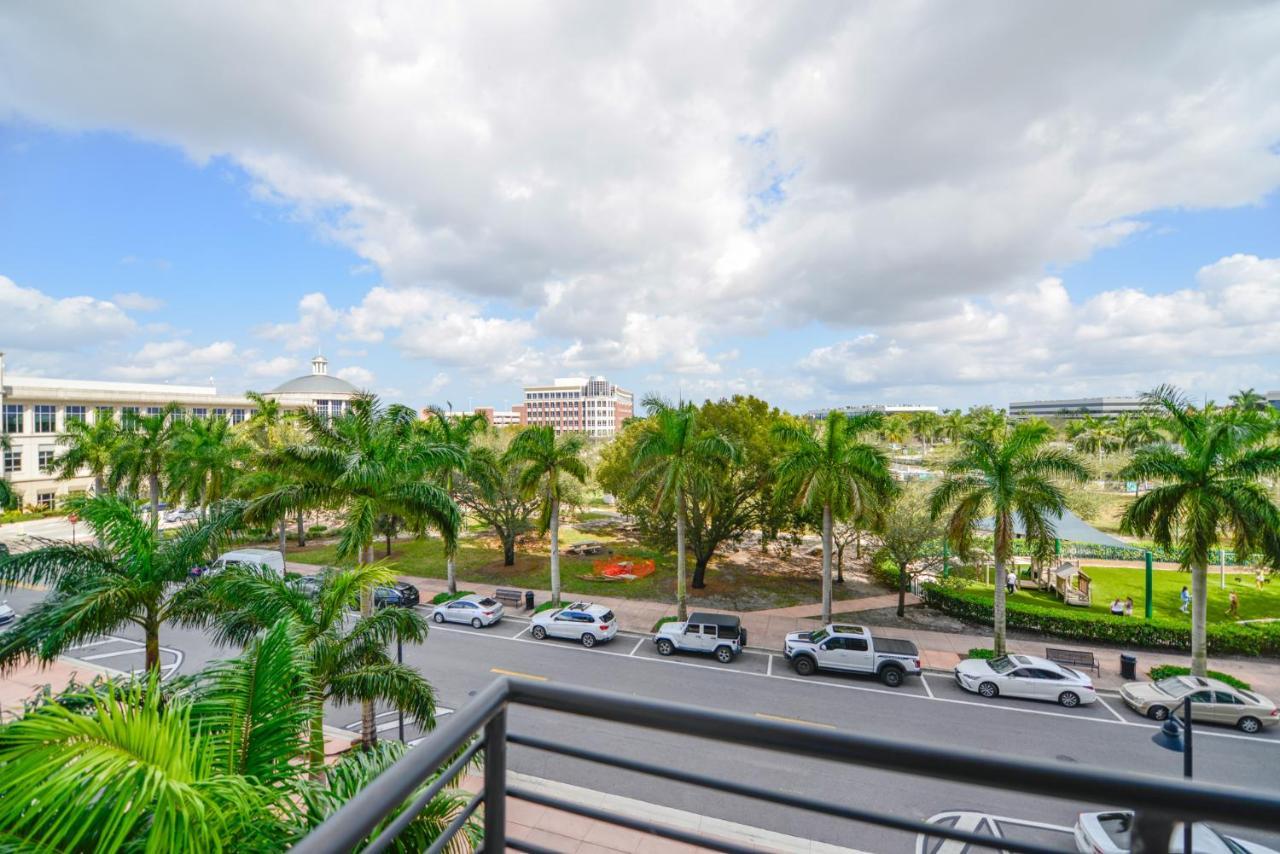Cozy 1- 1 Bedroom Steps From Downtown Doral Park * Miami