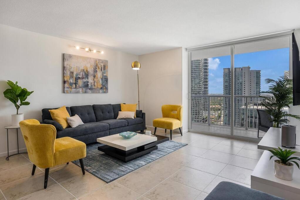Beautiful 3 Bedroom In Brickell Apartment Miami