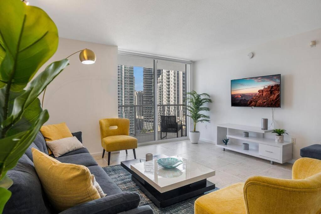 Beautiful 3 Bedroom In Brickell * Miami