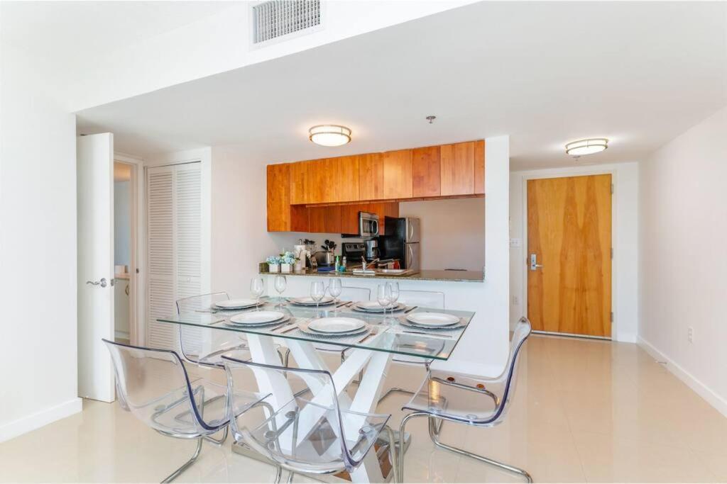 Stunning 2br With Ocean View At Brickell, Free Parking Apartment