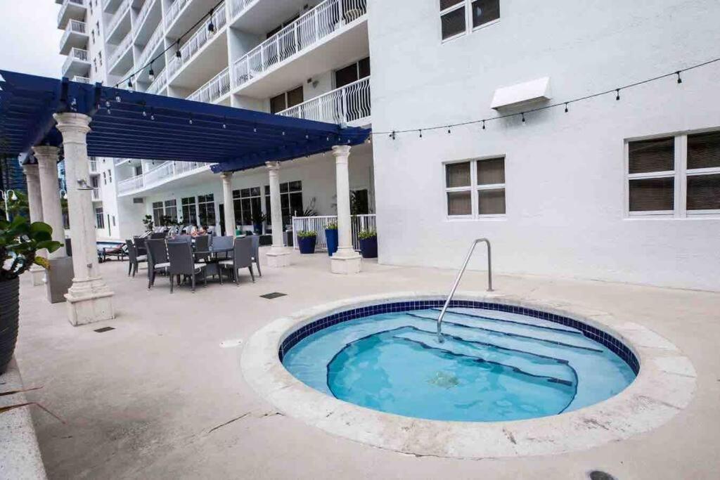Apartment Bright And Cozy 2br At Brickell, Free Parking
