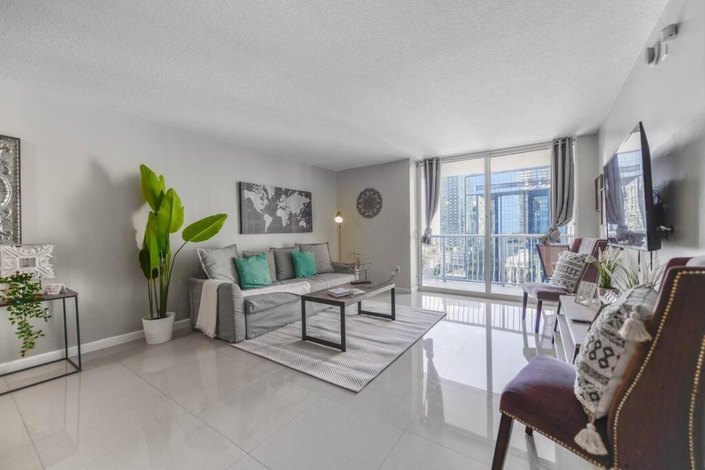 Apartment Amazing 3 Bedroom At Brickell With Pool