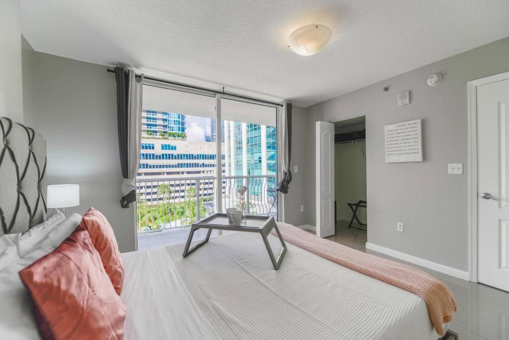 Apartment Amazing 3 Bedroom At Brickell With Pool *