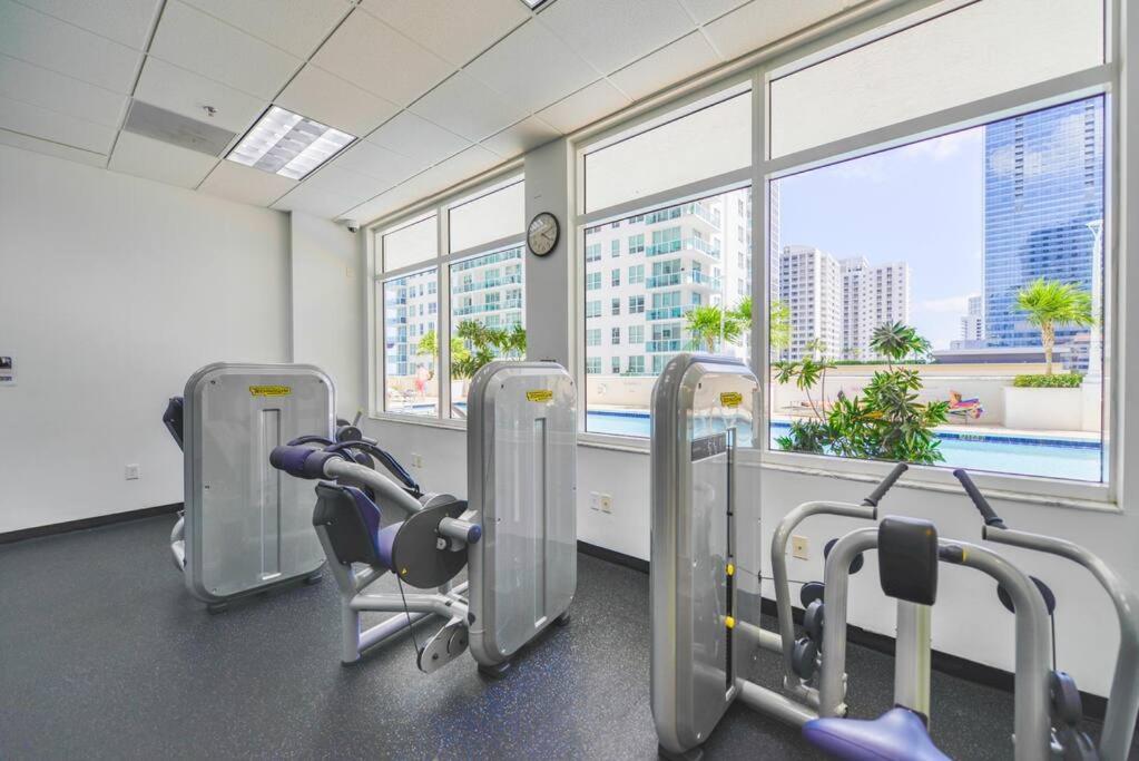 Amazing 3 Bedroom At Brickell With Pool Apartment *