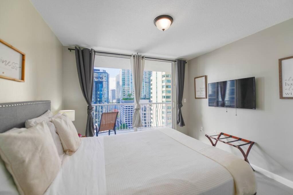 Amazing 3 Bedroom At Brickell With Pool Miami