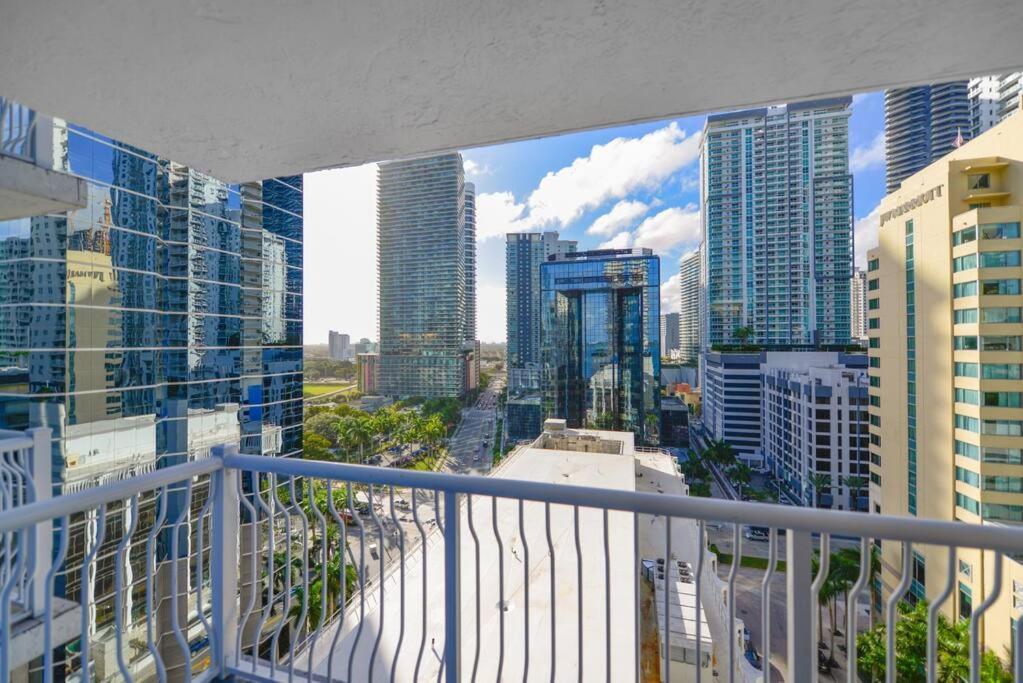 Amazing 3 Bedroom At Brickell With Pool Apartment *