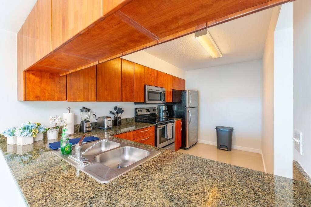 Stunning 2br With Ocean View At Brickell, Free Parking Apartment *