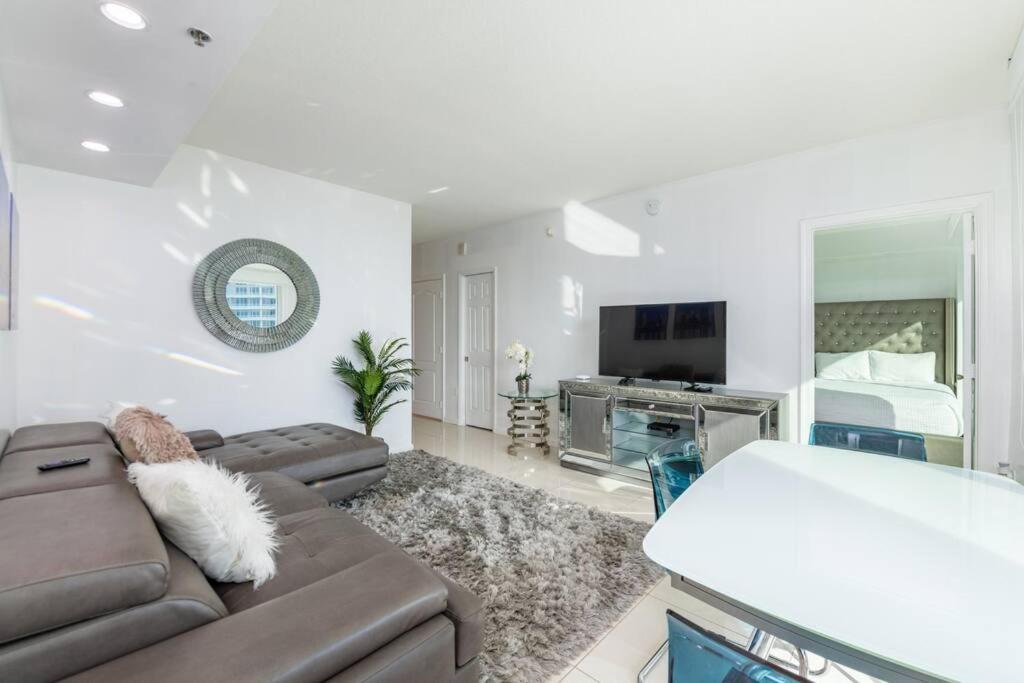 Apartment 4br Penthouse With Oceanview At Brickell, Free Parking